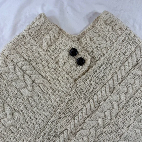 Aran Woollen Mills Ireland 100% Merino Wool Cable Knit Poncho Cream One Size - Picture 2 of 6